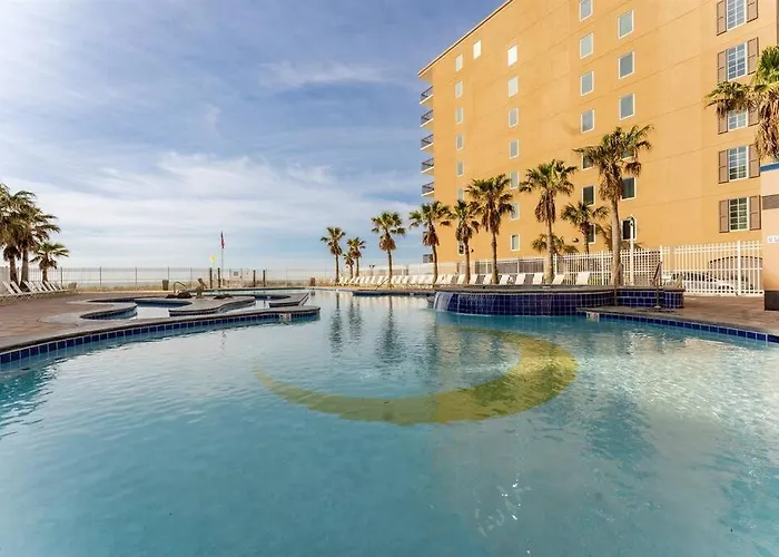 Crystal Tower Corner With 2 Balconies, 3 Pools, Lazy River Apartment *