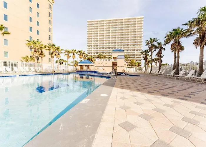 Apartment Crystal Tower Corner With 2 Balconies, 3 Pools, Lazy River