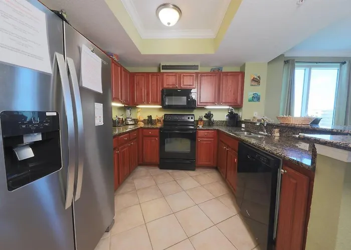 Crystal Tower Corner With 2 Balconies, 3 Pools, Lazy River Apartment Gulf Shores