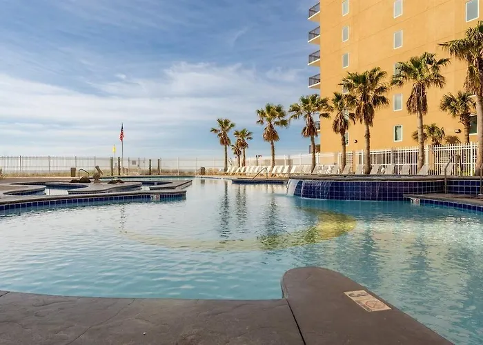 Apartment Crystal Tower Corner With 2 Balconies, 3 Pools, Lazy River