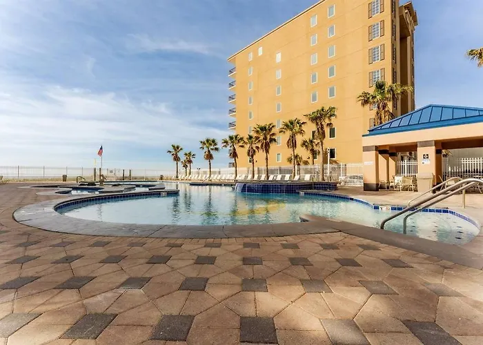 Crystal Tower Corner With 2 Balconies, 3 Pools, Lazy River Apartment Gulf Shores